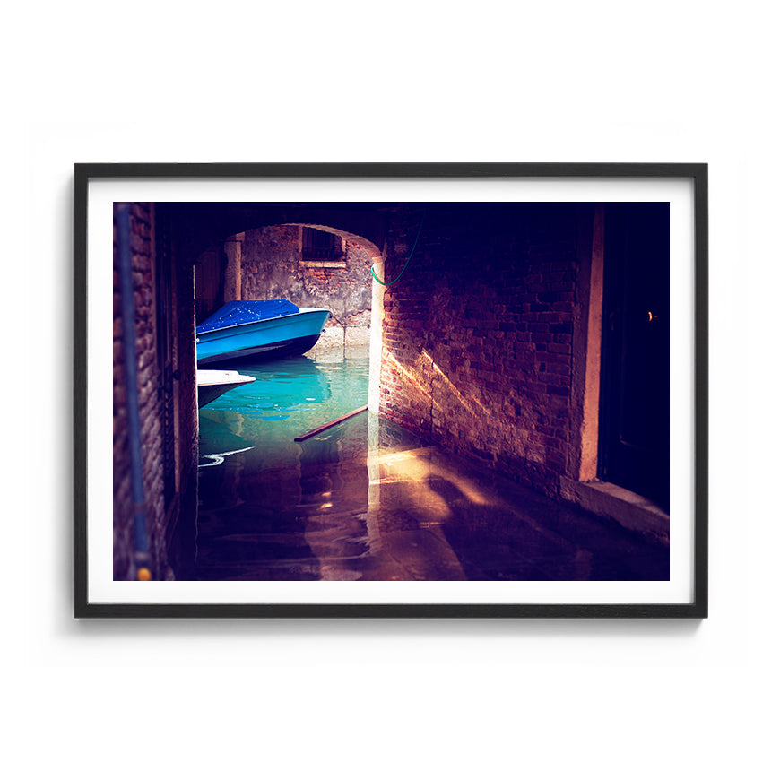 VENICE SHADOWS