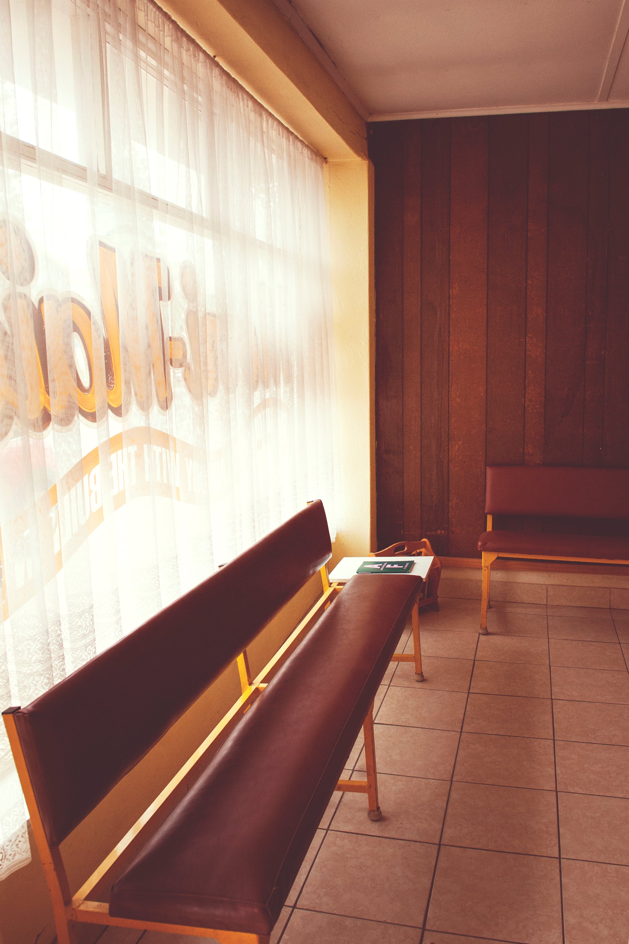 RETRO LAUNDRETTE